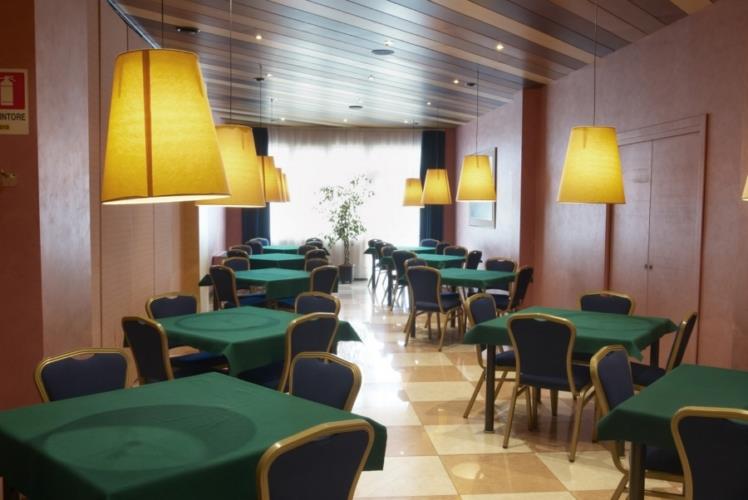 Would you like to visit Vicenza Altavilla Vicentina and stay in a hotel full of services? Book at the Best Western Hotel Tre Torri